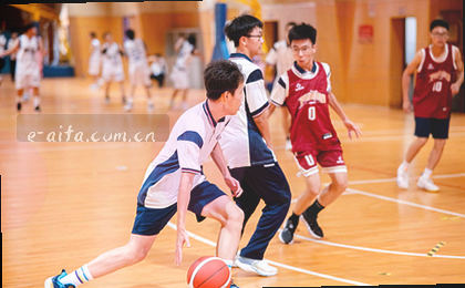 大屏数据跳动 战术板前冷眼推演